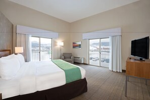 Suite, 1 cama de matrimonio grande | 1 dormitorio y ropa de cama de alta calidad
