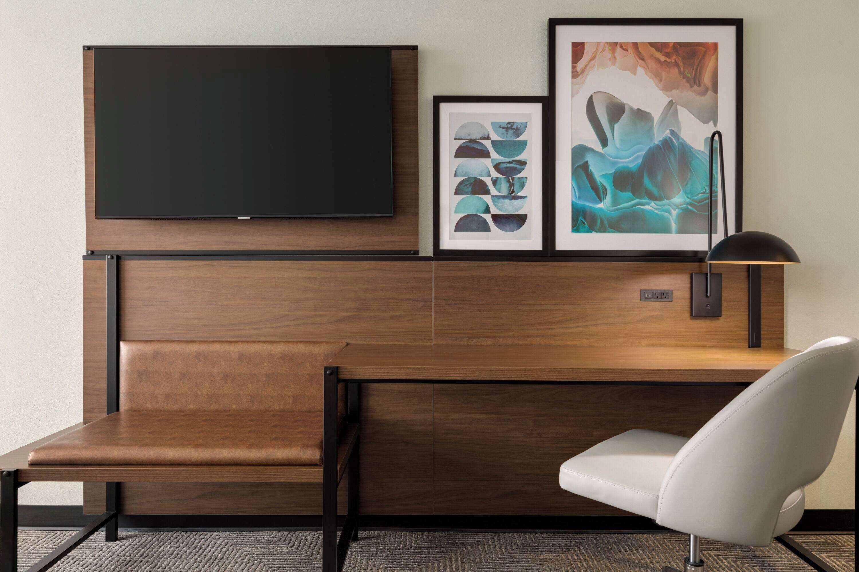 room, 1 king bed, mobility accessible, non smoking (no pets) | hypo-allergenic bedding, in-room safe, desk, iron/ironing board