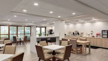 Desayuno buffet incluido todos los días