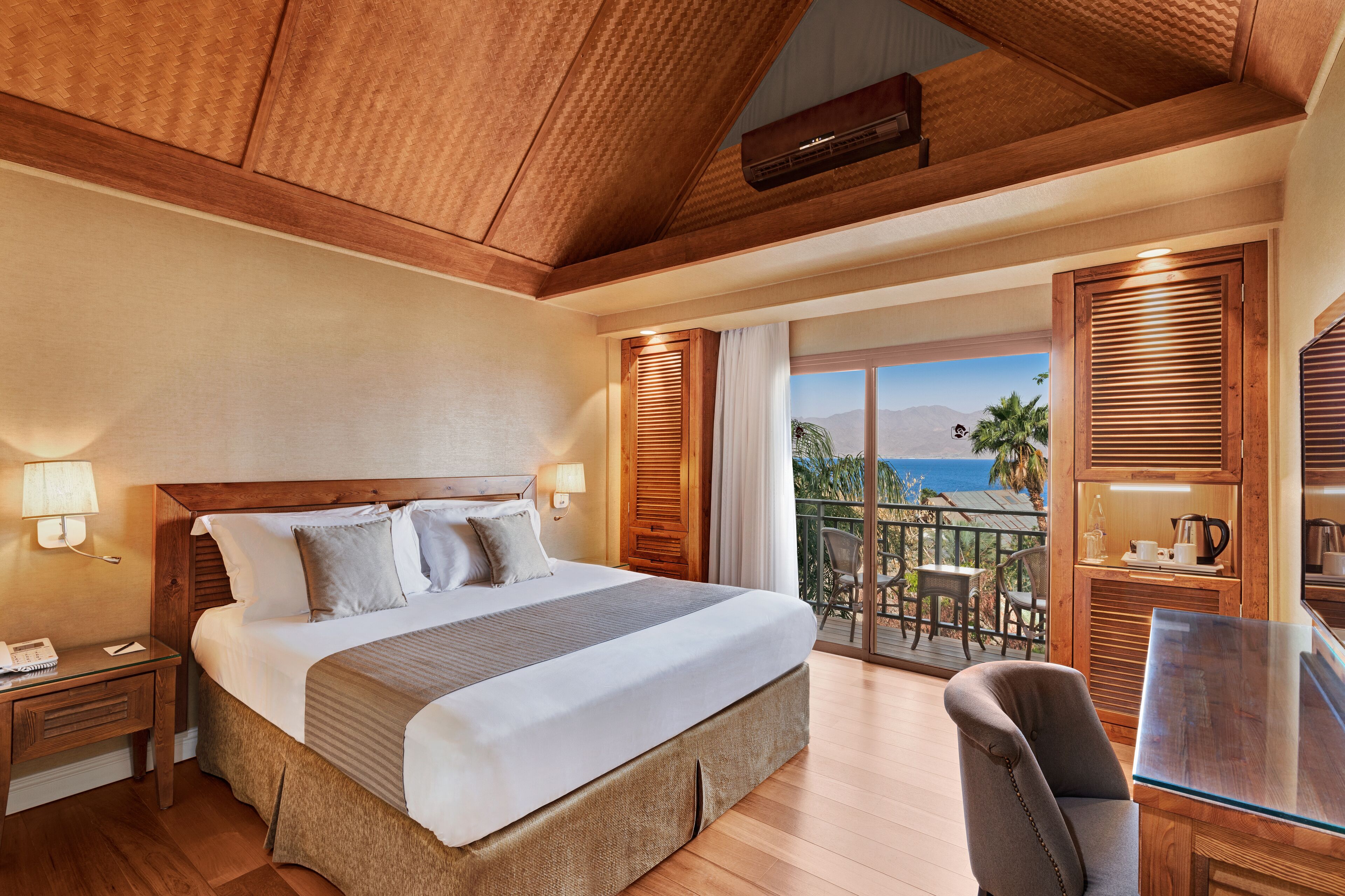 Siam Sea View | Minibar, in-room safe, iron/ironing board, free WiFi