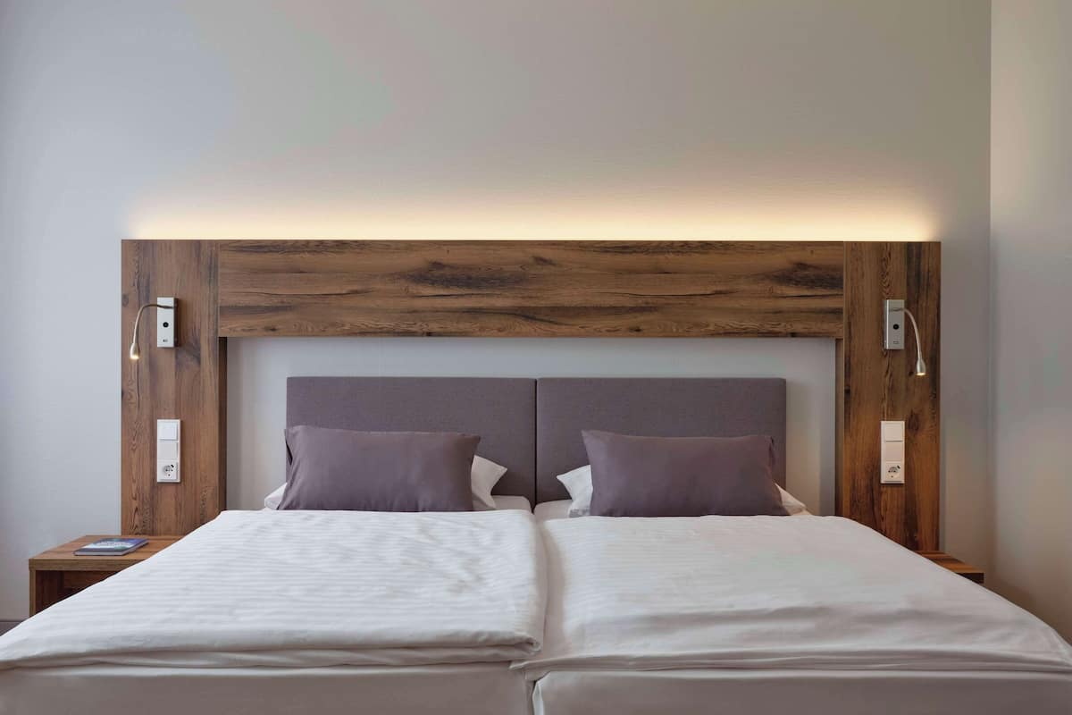 premium bedding, pillow-top beds, in-room safe, blackout curtains