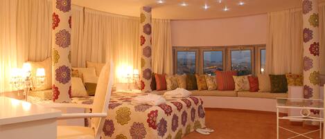 Minibar, in-room safe, iron/ironing board, free WiFi