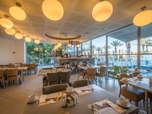 Buffet déjeuner gratuit tous les jours