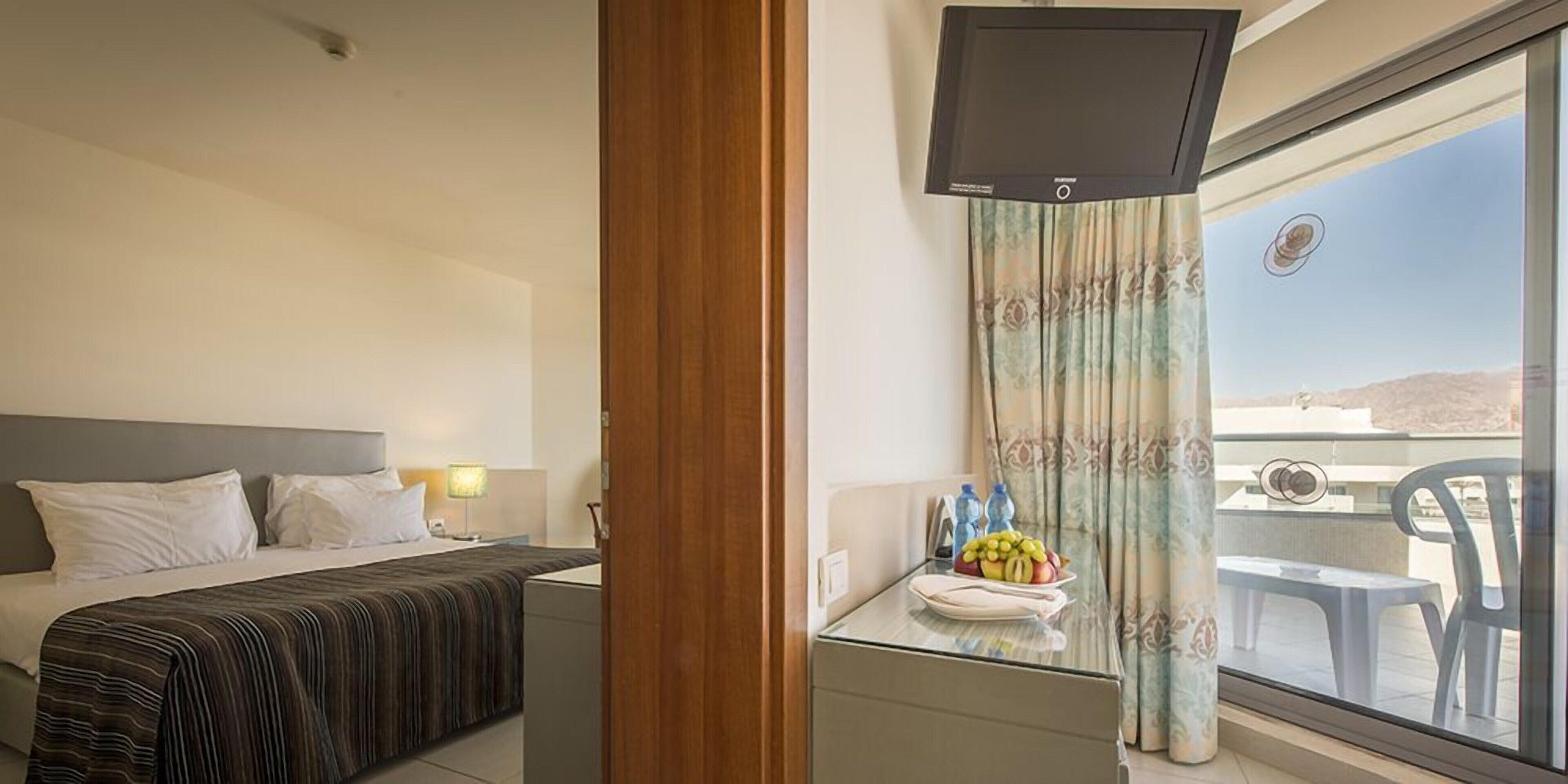 Minibar, in-room safe, iron/ironing board, free WiFi