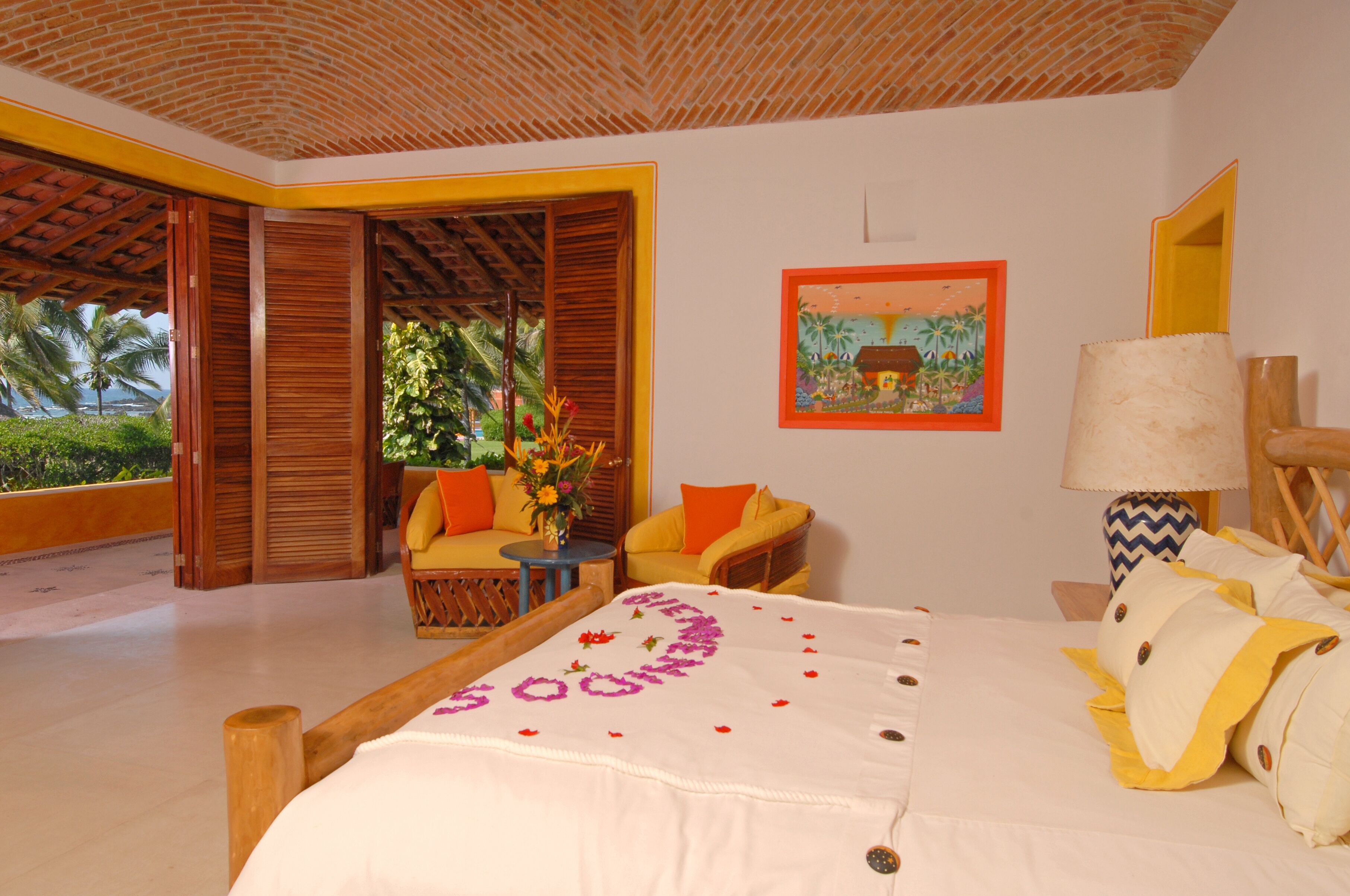Minibar, in-room safe, alarm clocks