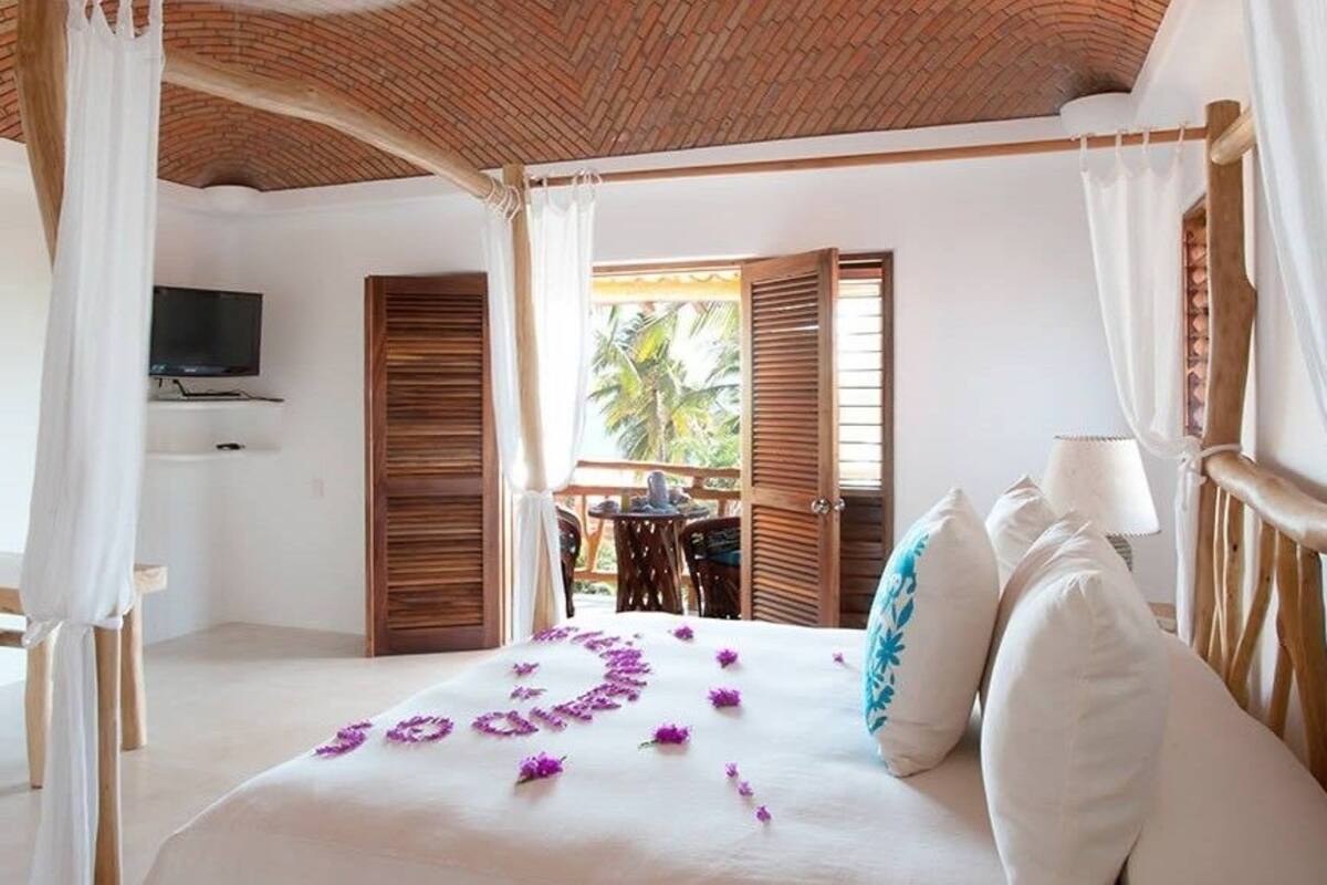 Ocean View | Minibar, in-room safe, alarm clocks