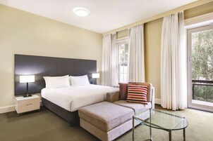 Ropa de cama de alta calidad y minibar
