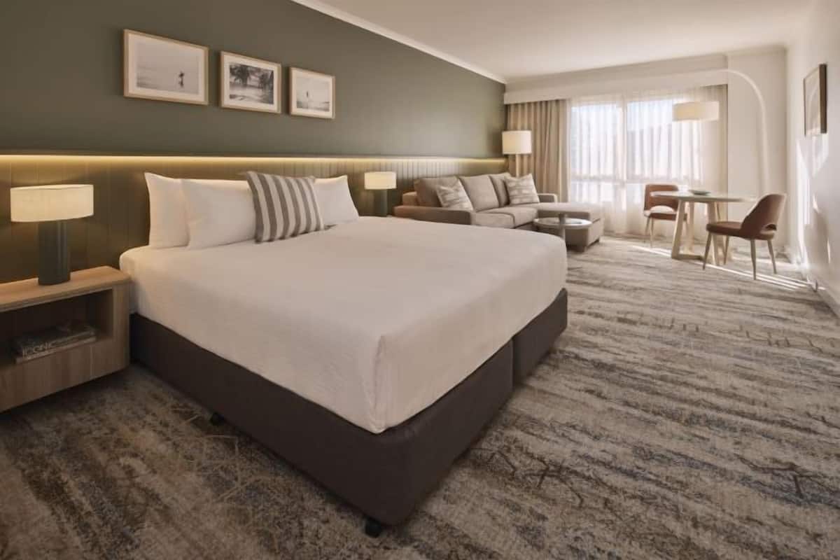 Minibar, in-room safe, desk, blackout curtains