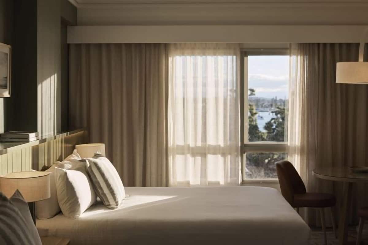 Minibar, in-room safe, desk, blackout drapes