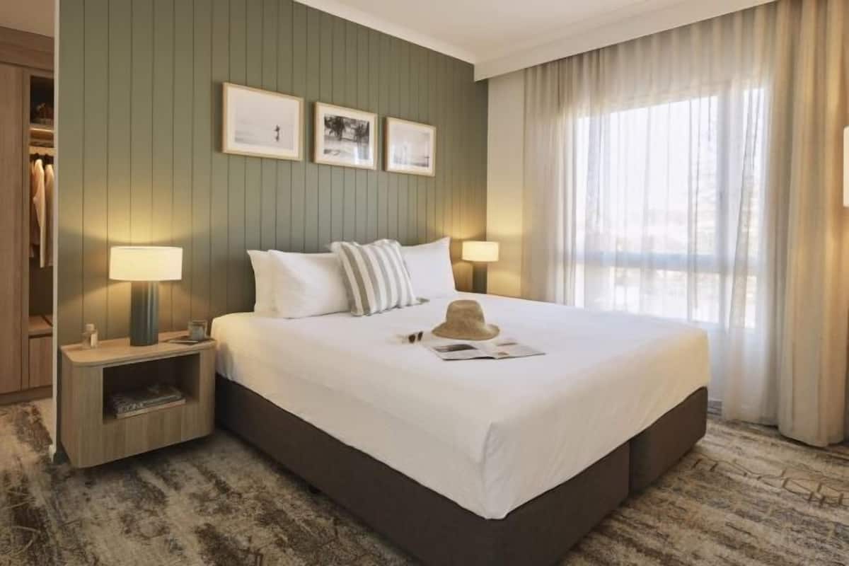Minibar, in-room safe, desk, blackout curtains