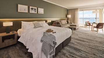 Deluxe-Zimmer, Balkon, Meerblick | Minibar, Zimmersafe, Schreibtisch, Verdunkelungsvorhänge