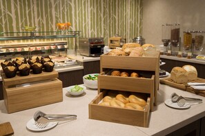 Daily buffet breakfast (GBP 16.50 per person)