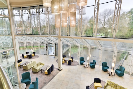 Lobby. DoubleTree by Hilton Nottingham - Gateway