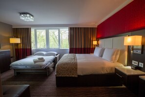 LCD TV - DoubleTree by Hilton Nottingham - Gateway (Nottingham)