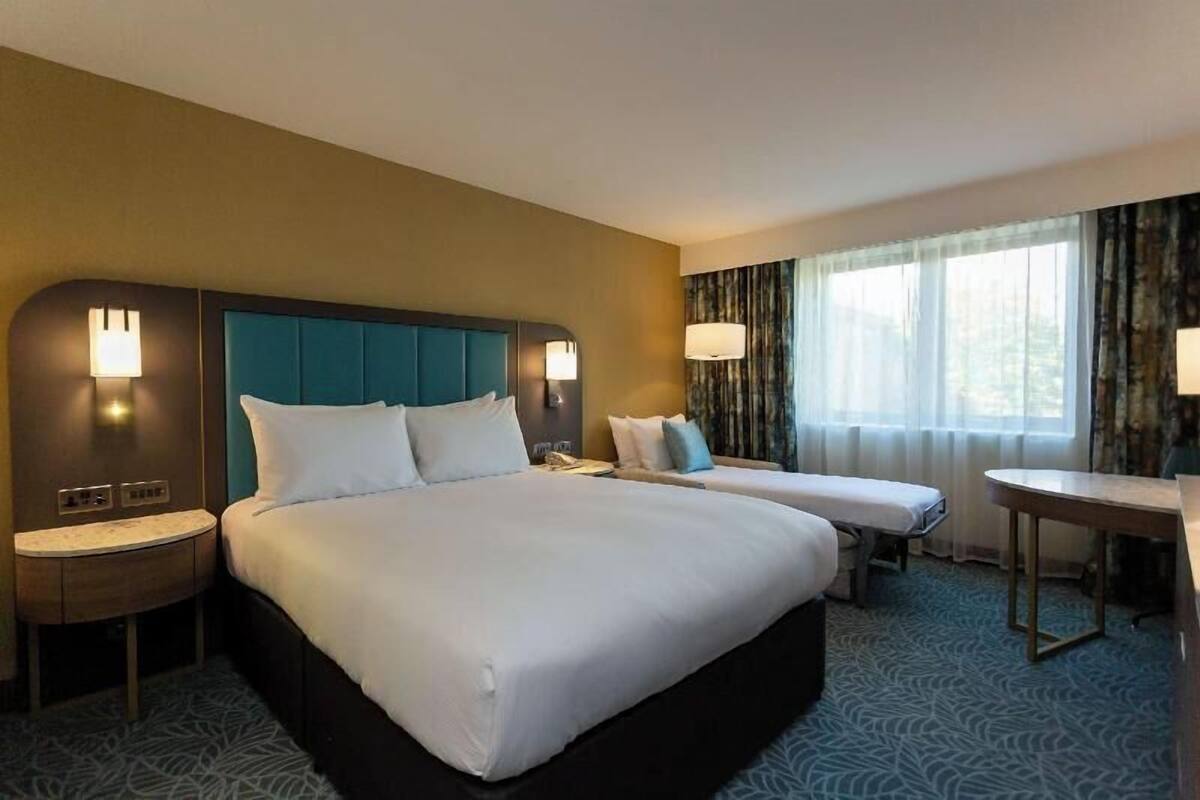 Hypo-allergenic bedding, in-room safe, desk, laptop workspace