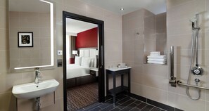 Suite junior, 1 cama Queen size, con acceso para personas discapacitadas, para no fumadores | Regadera en el baño