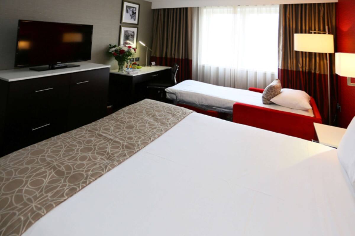 room, 1 queen bed with sofa bed, non smoking | hypo-allergenic bedding, in-room safe, desk, laptop workspace