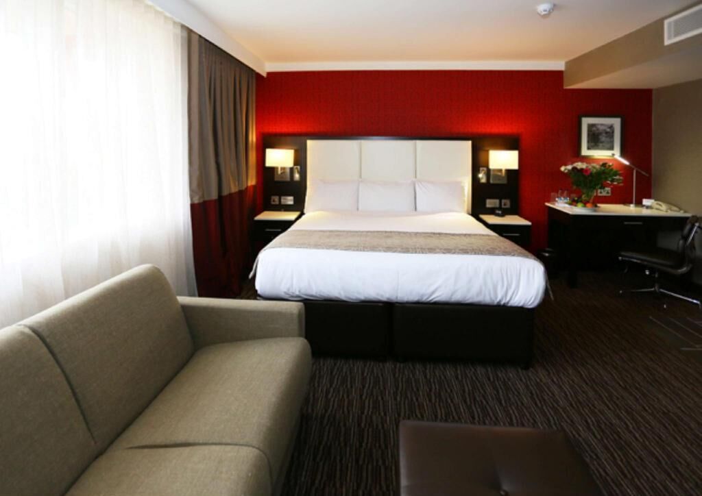 Hypo-allergenic bedding, in-room safe, desk, laptop workspace