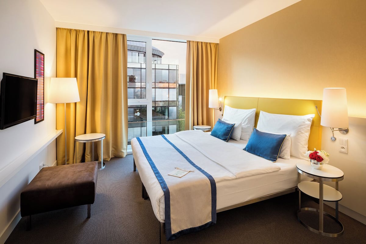 Doppia Deluxe | Biancheria da letto ipoallergenica, minibar, una cassaforte in camera