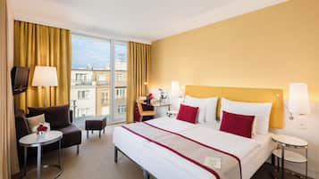 Hypo-allergenic bedding, in-room safe, desk, laptop workspace