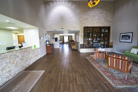 Hall. Quality Inn & Suites Monroeville South