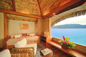 1 bedroom, premium bedding, free minibar, in-room safe