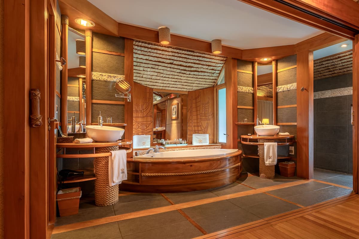 separate bathtub and shower, deep-soaking bathtub