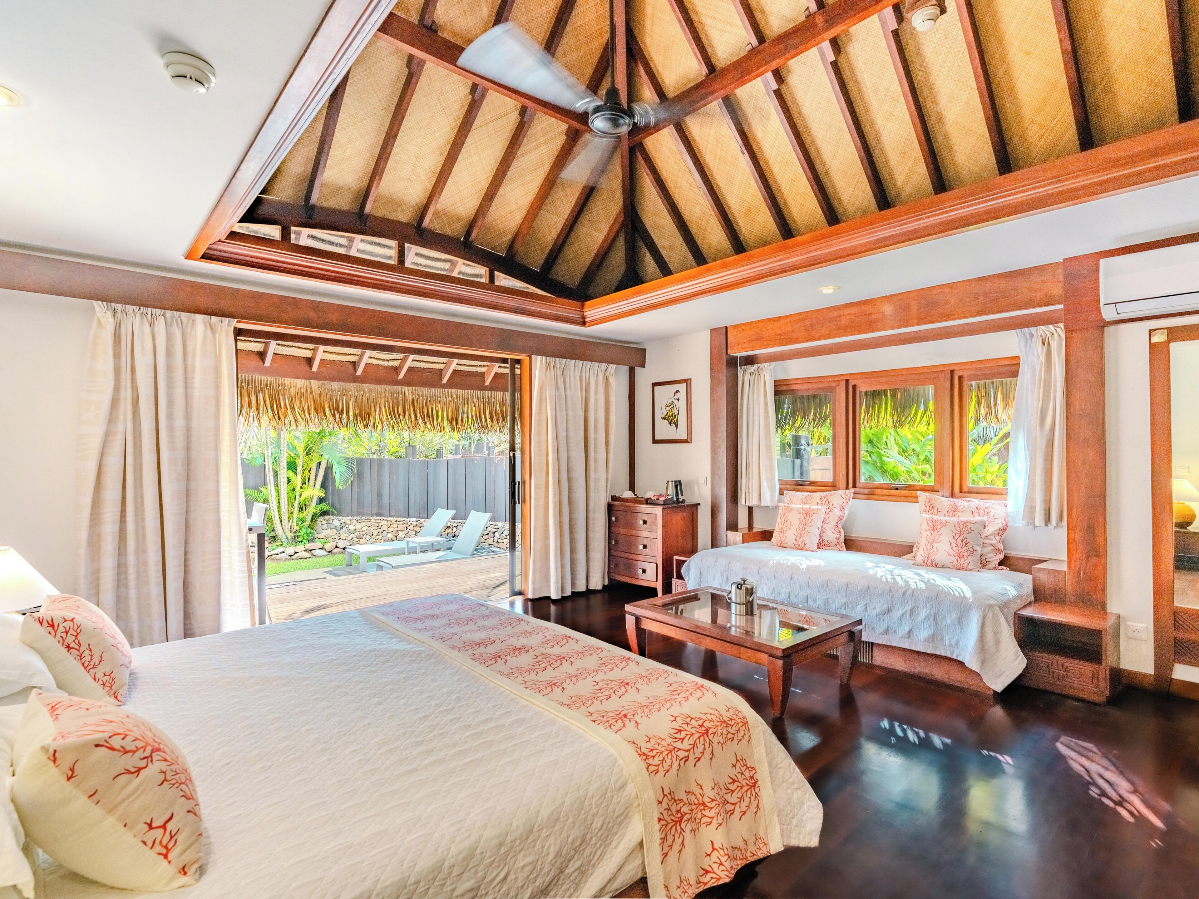 Bungalow jardin avec piscine privée | Vue de la chambre