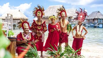 2 restauranter; serverer morgenmad