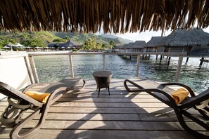 Overwater bungalow | Terrace/patio - Manava Beach Resort & Spa Moorea (Moorea-Maiao)
