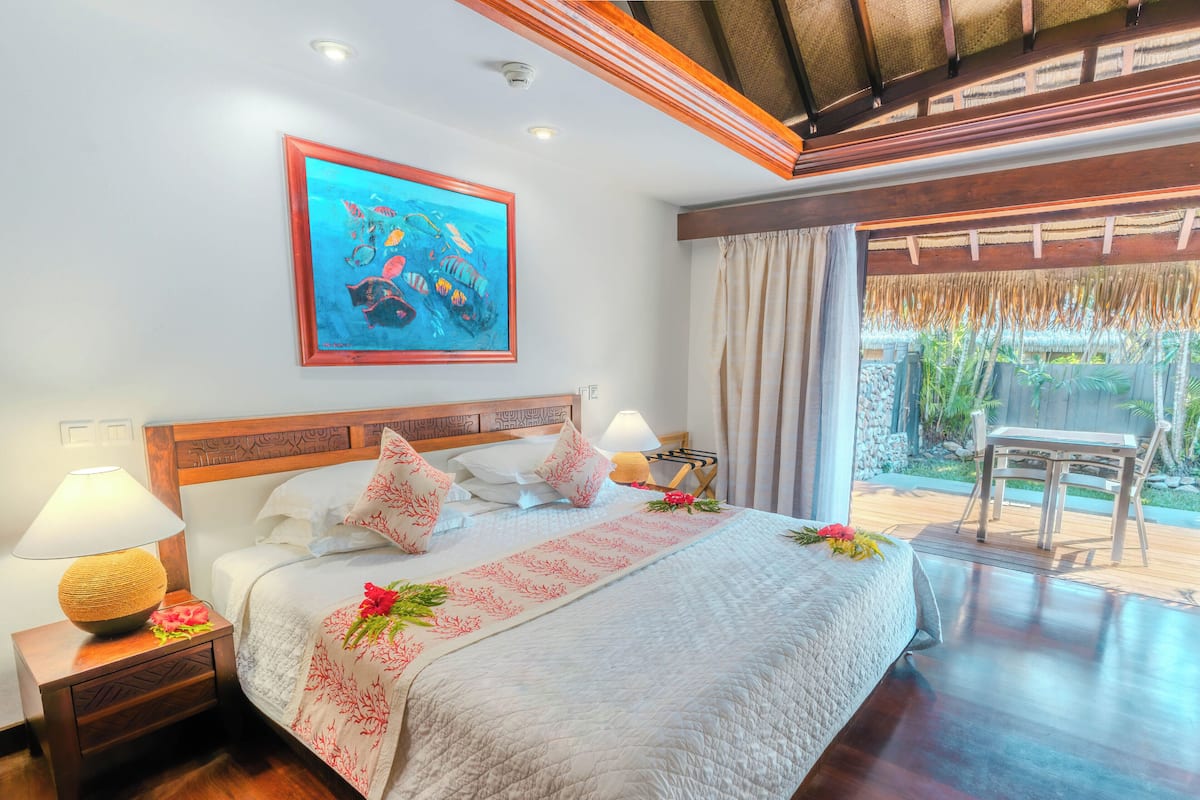Bungalow, alberca privada, en el área del jardín | Ropa de cama de alta calidad y minibar