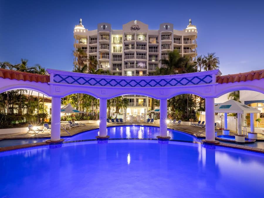 Indendørs pool, udendørs pool, liggestole