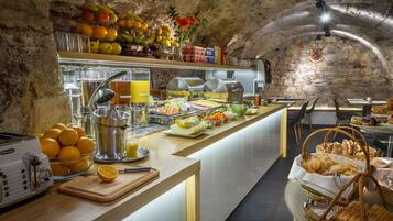 Gratis morgenmadsbuffet hver dag