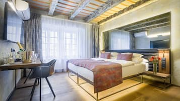 Deluxe-dobbeltværelse - 1 queensize-seng | Premium-sengetøj, Select Comfort-senge, minibar, pengeskab på værelset