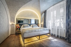 Standard Tek Büyük Yataklı Oda | Kaliteli yatak takımı, Select Comfort yatak, minibar, odada kasa 