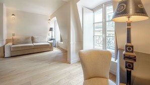 Junior Suite | Living area - Hotel Résidence Des Arts - Saint-Germain (Paris)