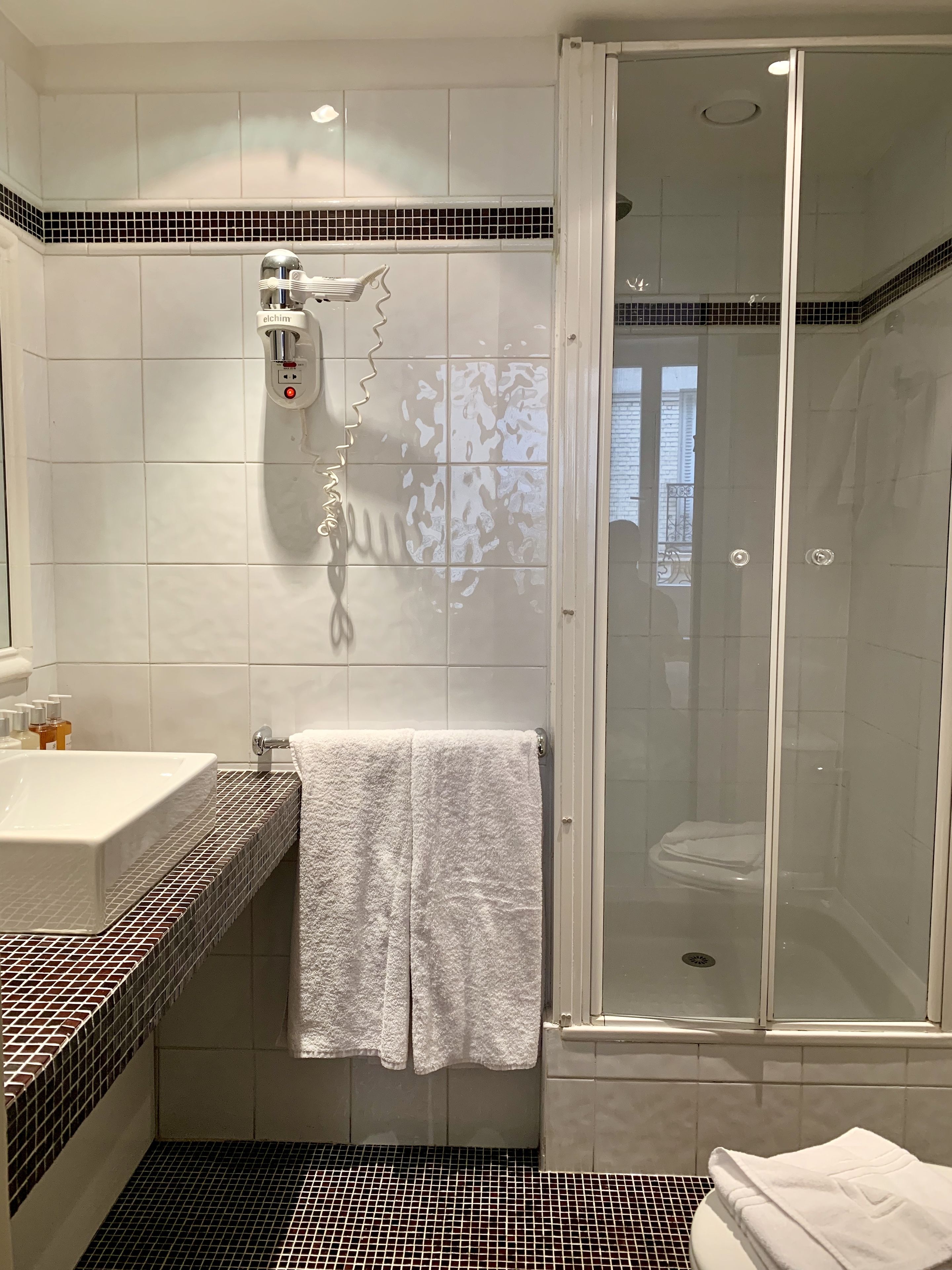 double or twin room | bathroom shower