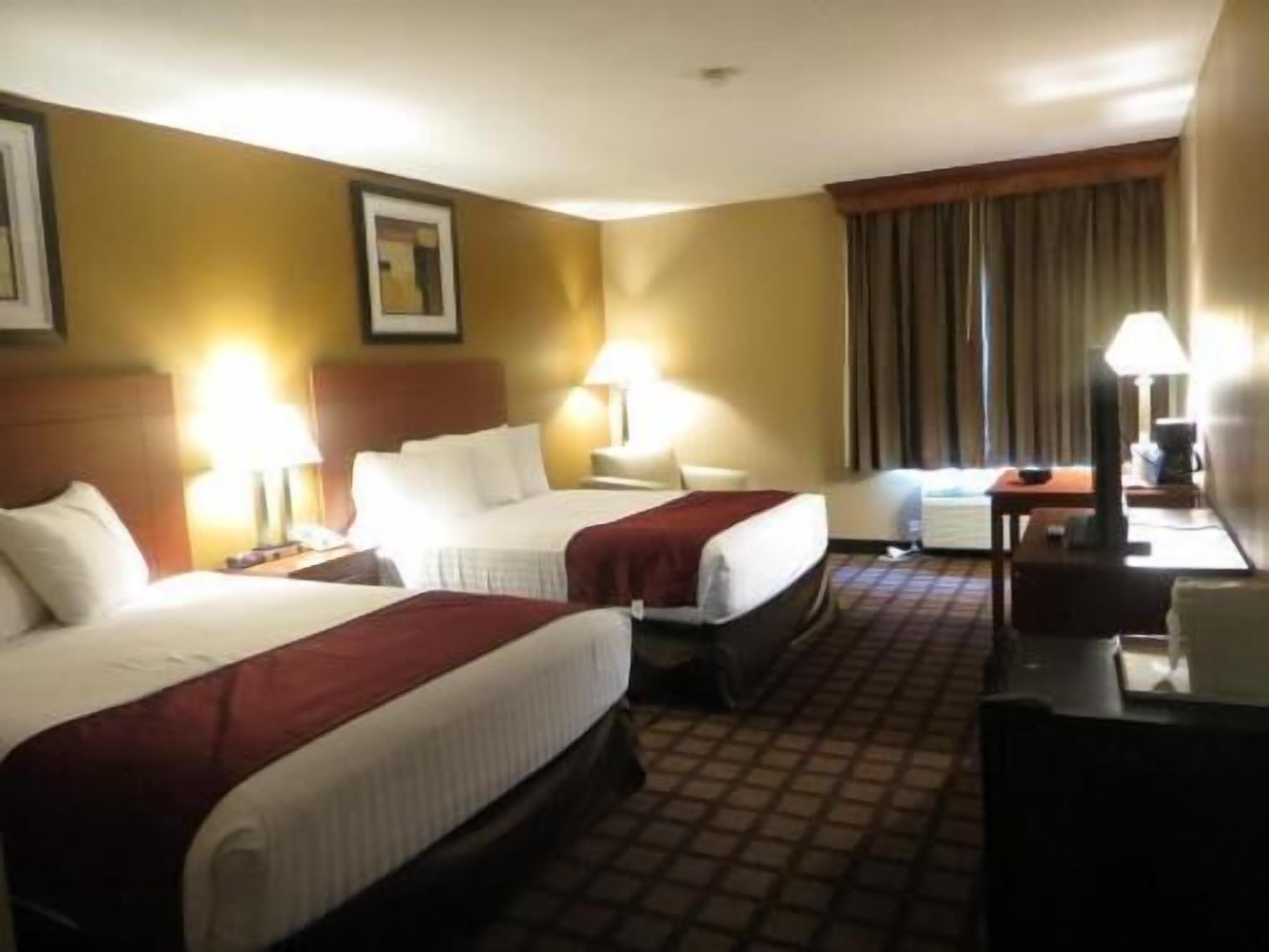 Desk, blackout drapes, iron/ironing board, free WiFi