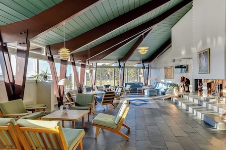 Bar en el lobby. Montra Hotel Hanstholm