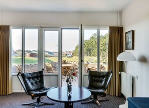 Suite – junior | Allergitestet sengetøy, skrivebord, wi-fi (inkludert) og sengetøy