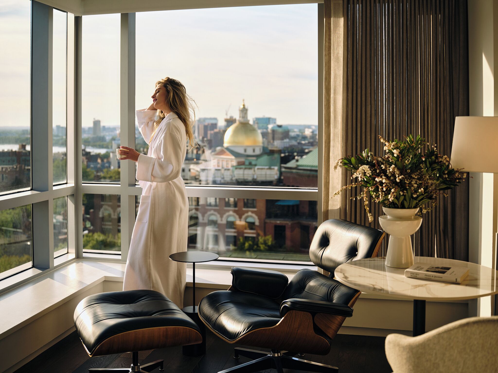 Premium Room, 1 King Bed, Corner (Skyline View)