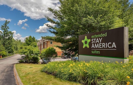 Exterior. Extended Stay America Suites Nashua Manchester