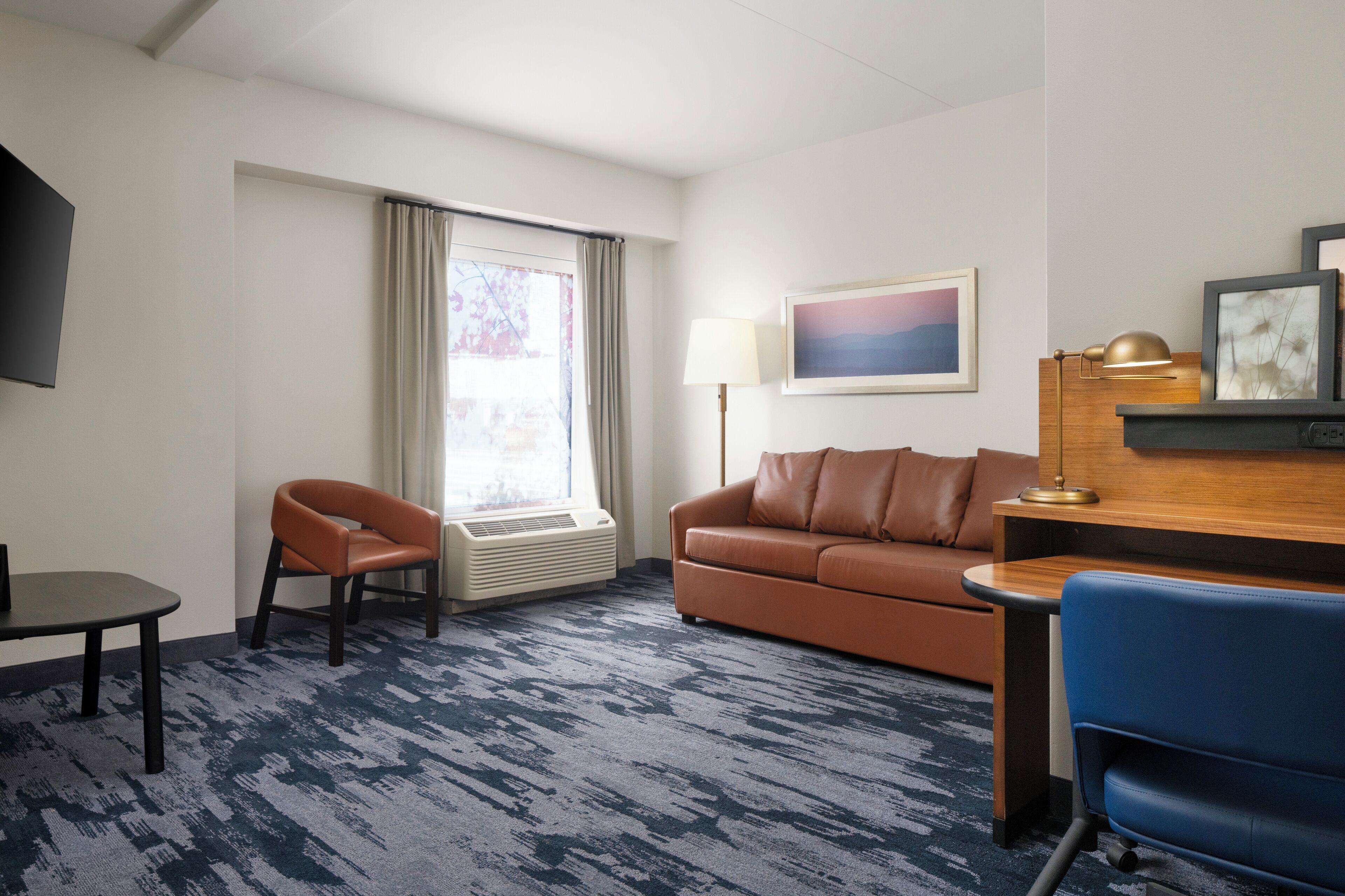 Executive Suite, 1 Bedroom | Desk, laptop workspace, blackout curtains, soundproofing