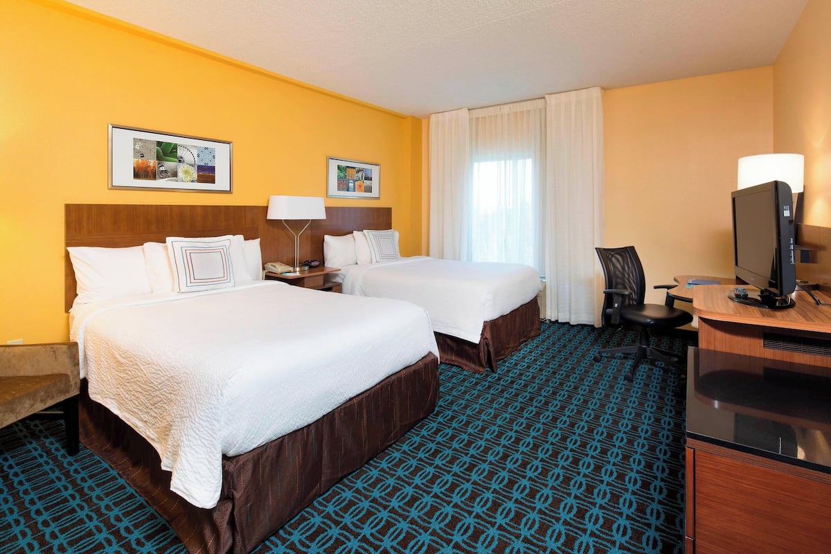 1 bedroom, desk, laptop workspace, blackout curtains