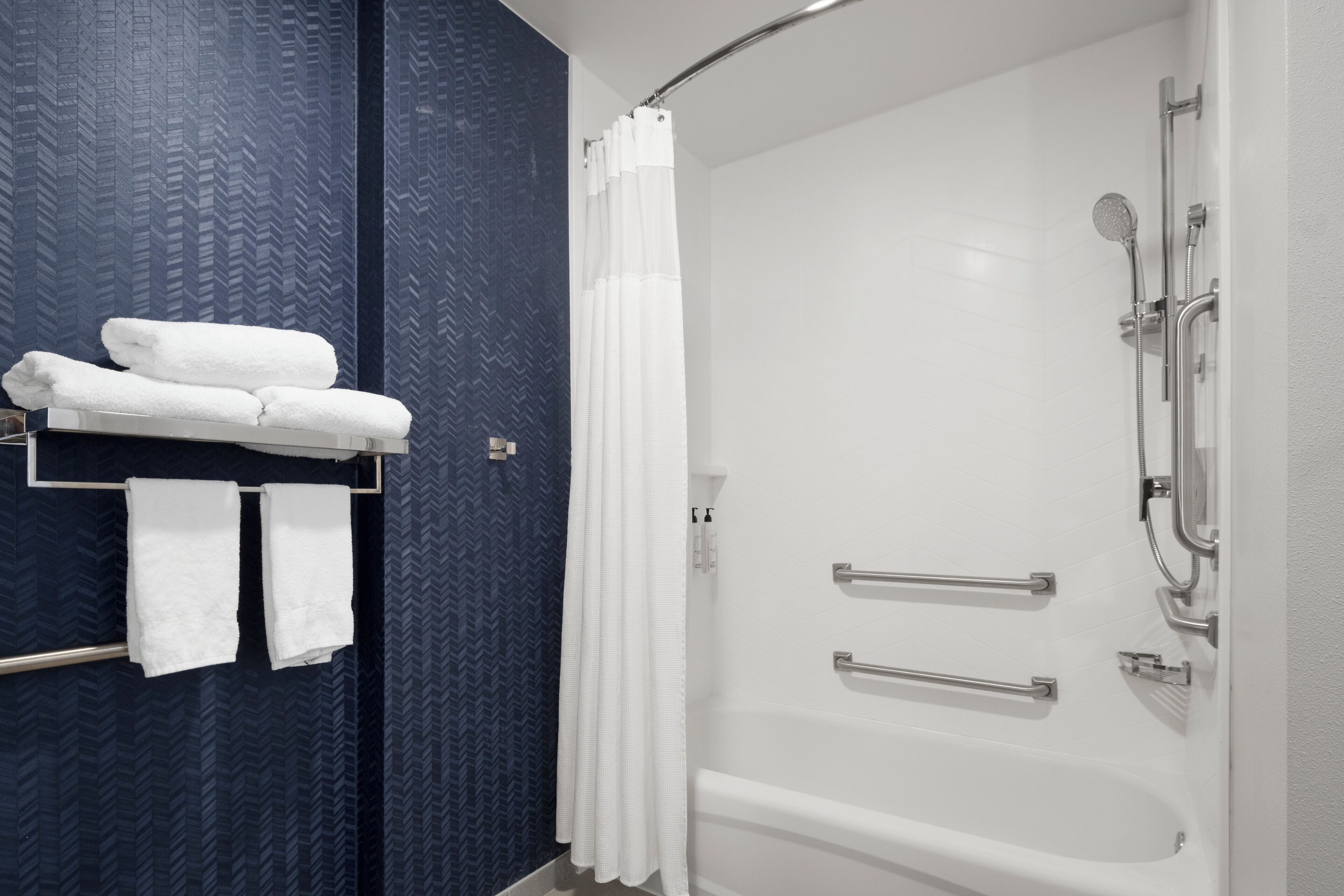 Photo - Fairfield Inn & Suites by Marriott Newark Liberty International Airport