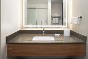 Room, 2 Double Beds | Bathroom - Fairfield Inn & Suites Newark Liberty International Airport (Newark)