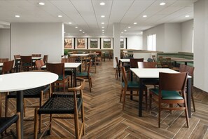 Free daily buffet breakfast  - Fairfield Inn & Suites Newark Liberty International Airport (Newark)