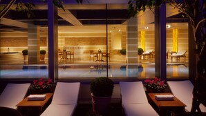 Unclassified image, 5 of 35, button - Four Seasons Hotel Shanghai (Shanghai)