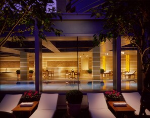 Una piscina techada