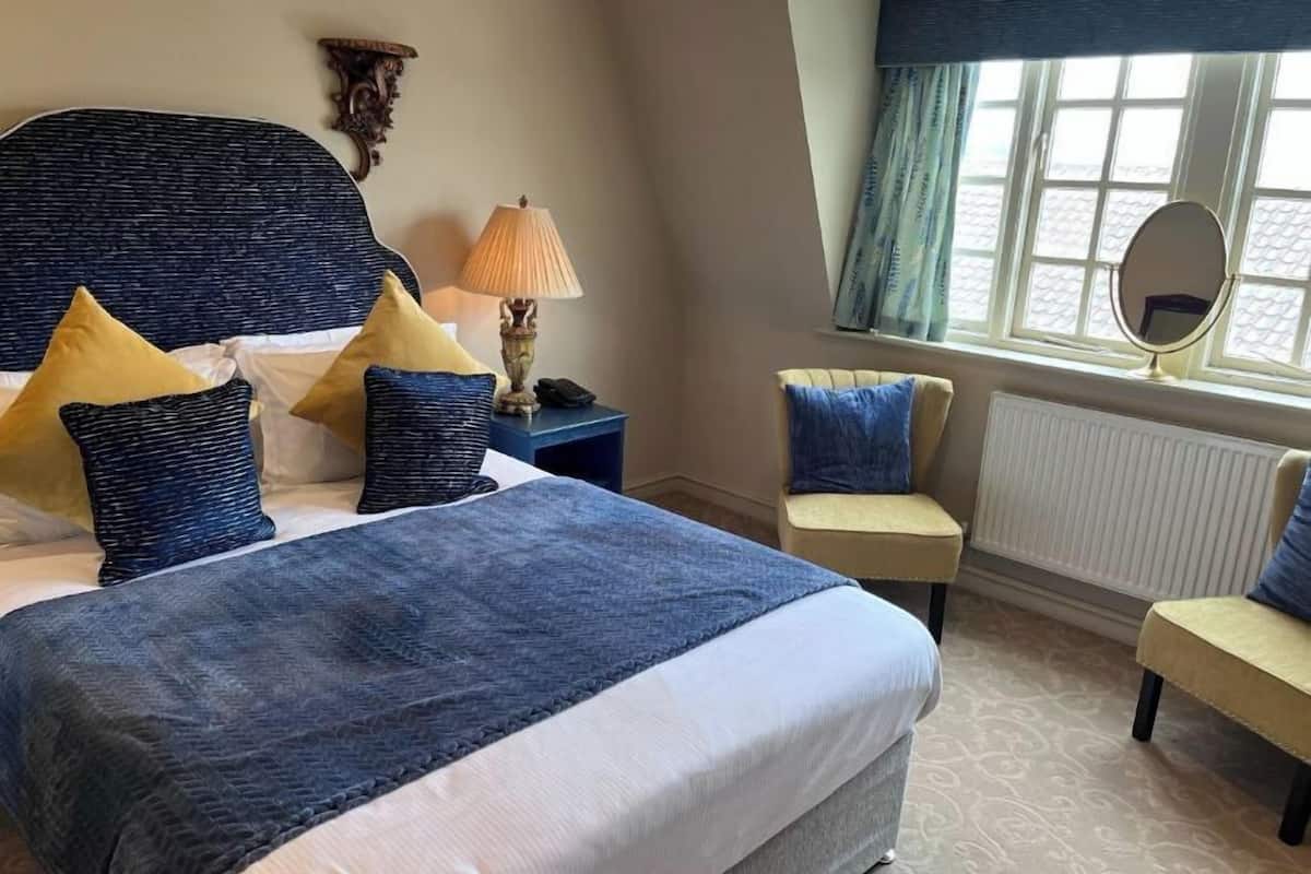 1 bedroom, individually decorated, blackout curtains, free wifi